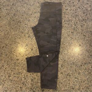 Lululemon Athletica Fast and Free Black Camo Crop Leggings Size 14